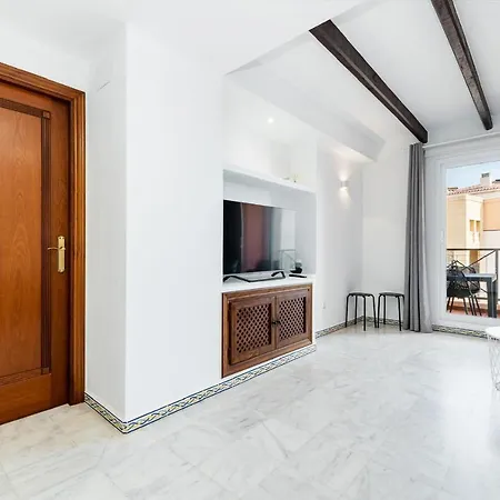 Seaview Deluxe Apartment *