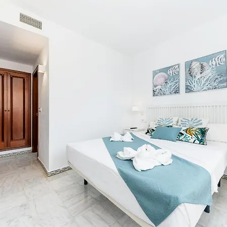 Seaview Deluxe Apartment *