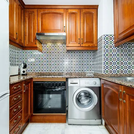 Seaview Deluxe Apartment *